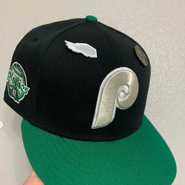 Philadelphia Football Retro Wing - Lapel Pin